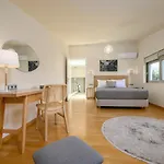 Вилла Phillyrea Luxury *