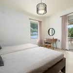 Вилла Phillyrea Luxury